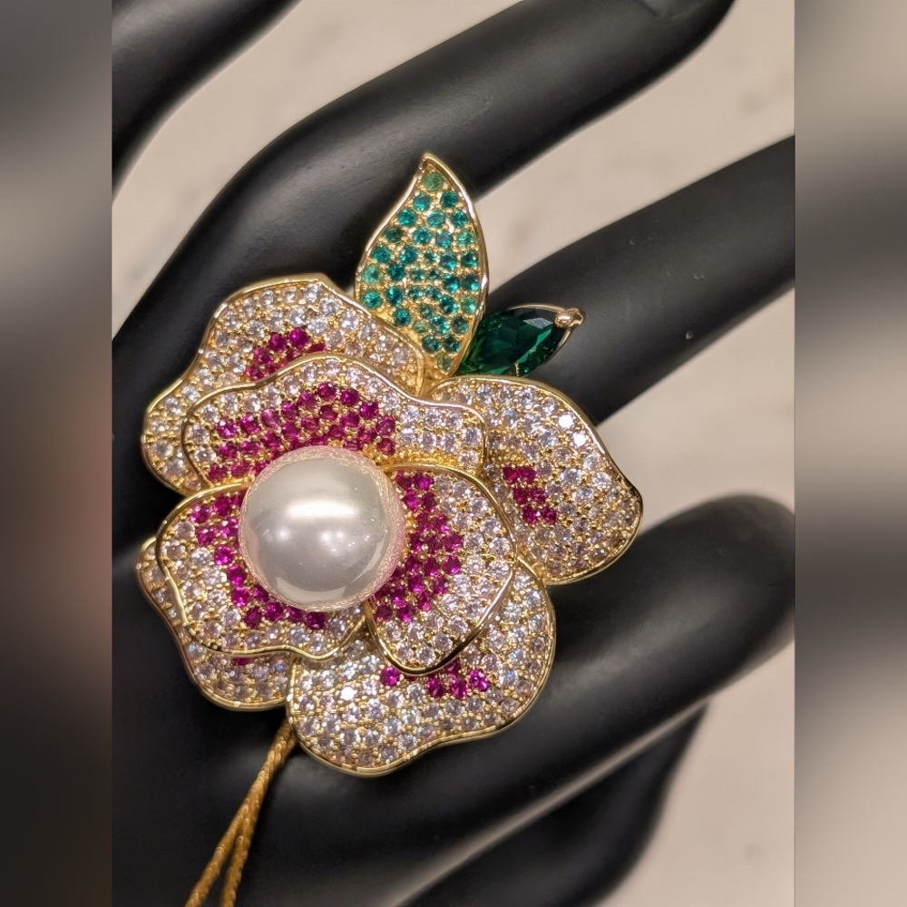 EYECANDY Gold Floral Pearl Ring with Pink and Green Crystals NWT - Picture 10 of 15